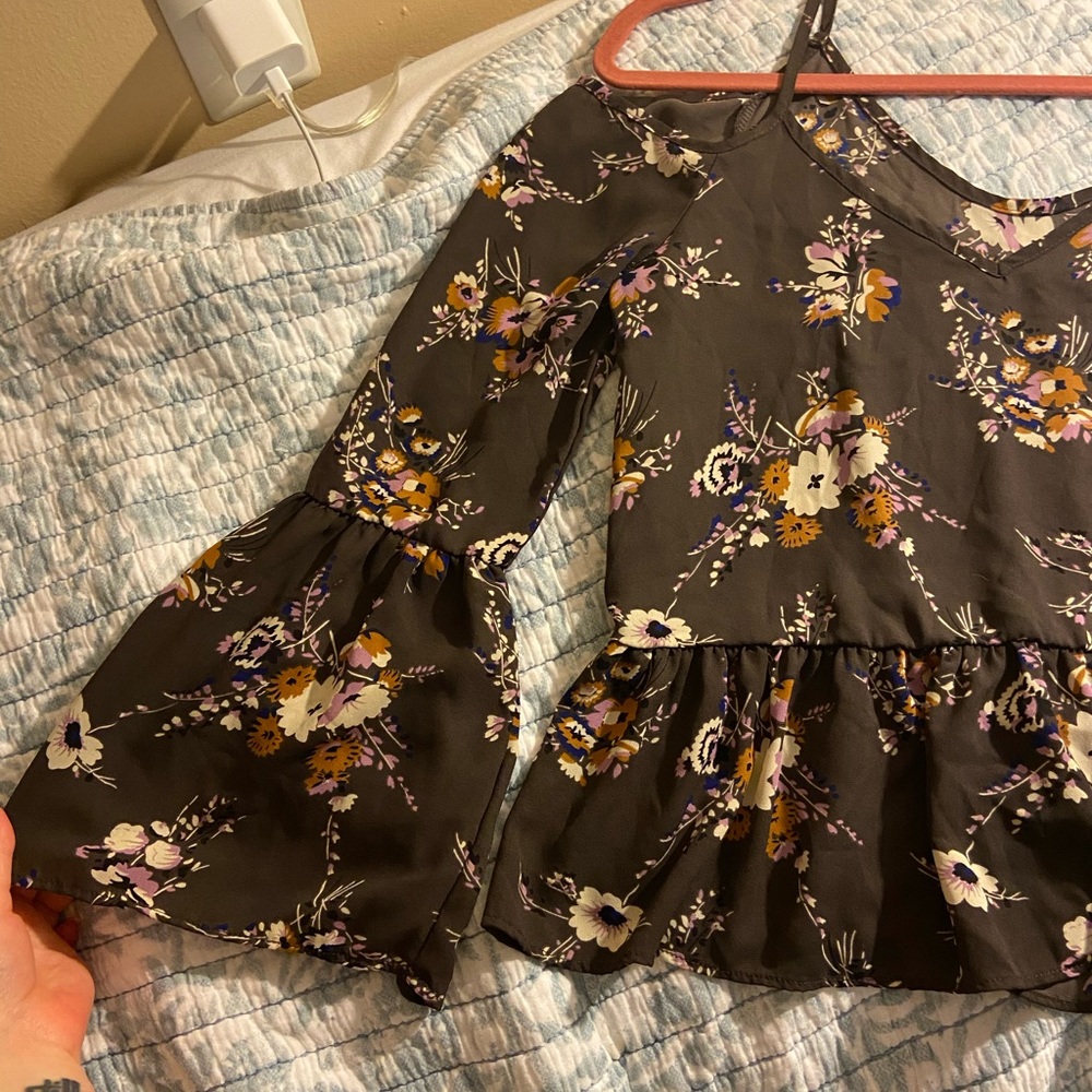 Pretty purple floral bell sleeve blouse!